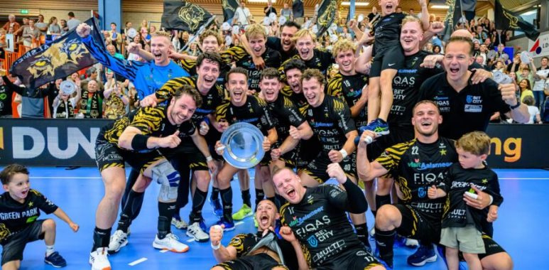 HV Aalsmeer wint na de beker, ook het landskampioenschap